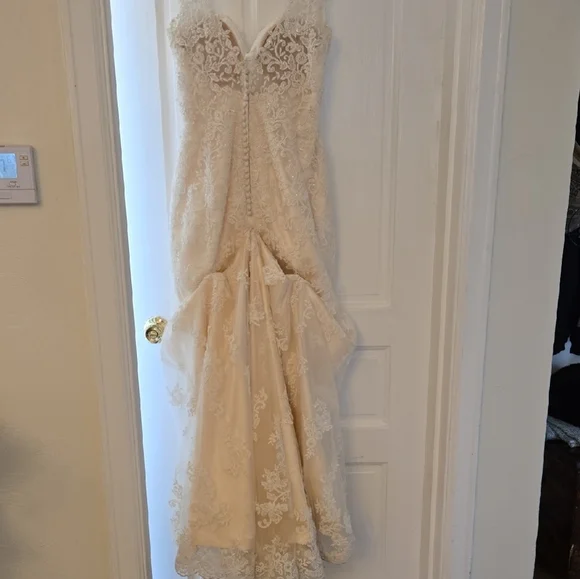 Maggie Sottero Couture Cream Gown - Picture 6 of 9